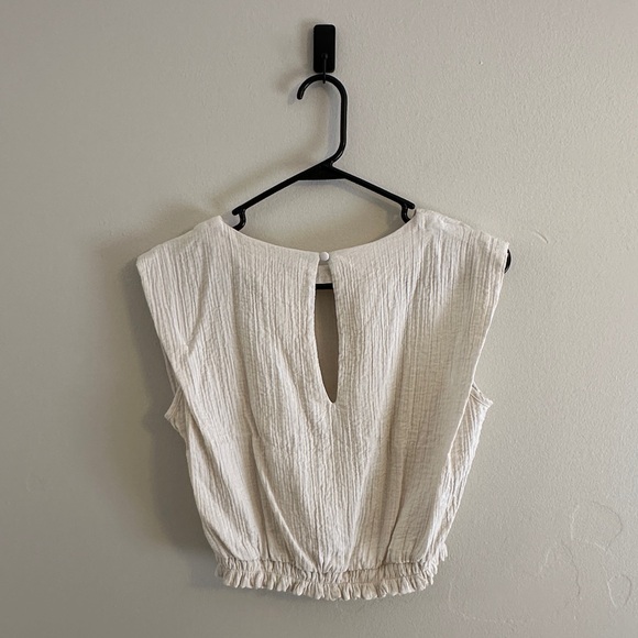 A New Day Sleeveless Crop Top - Picture 4 of 12